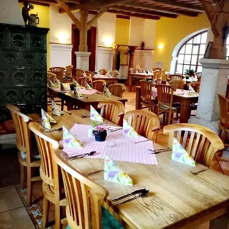 Hotel U Spejcharu *
